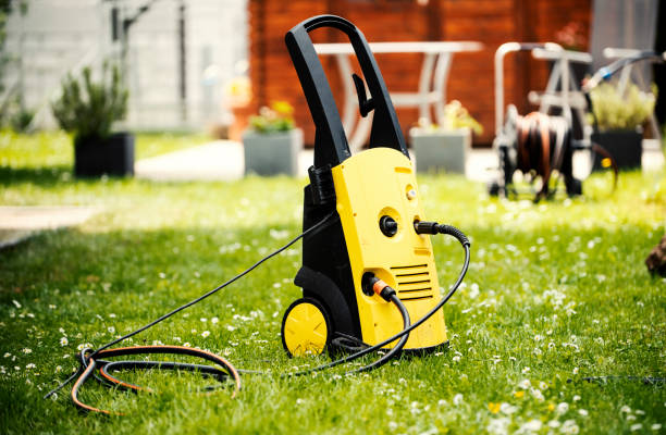 Best Gutter Cleaning  in Elfers, FL